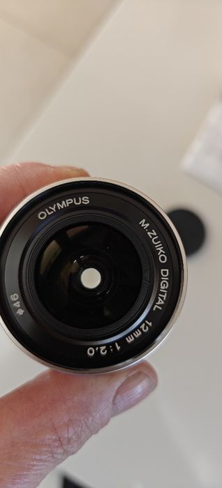 Obiektyw Olympus 12 mm F2 stan idealny