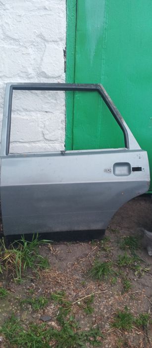 Продам двері під ремонт