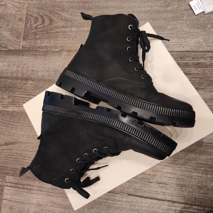 Trzewiki botki wiązane Lasocki