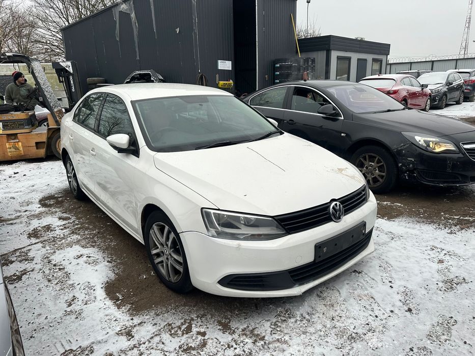 Volkswagen Jetta silnik 1.6 TDI 2012r,Anglik z kluczykami