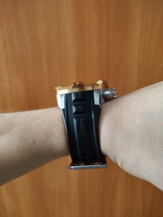 Invicta chronograph model 16902