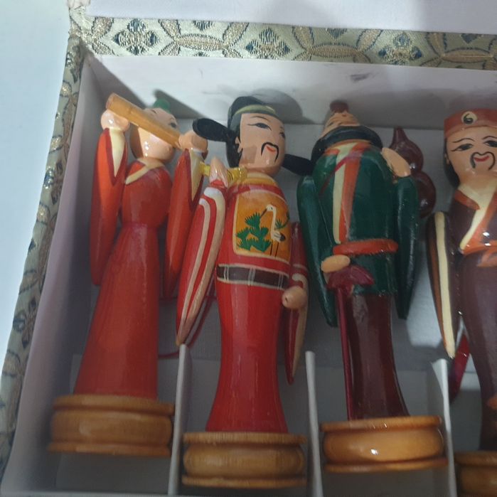 Os oito deuses imortais em madeira