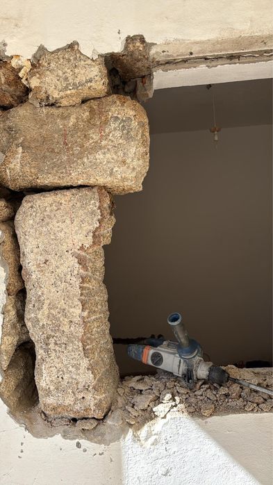 •	Ladrilhador / Pladur / Capoto – Obras e Remodelações