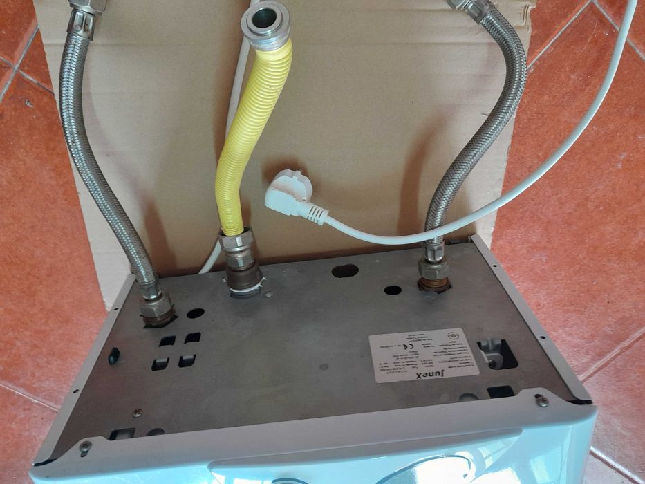 Esquentador ventilado, JUNEX