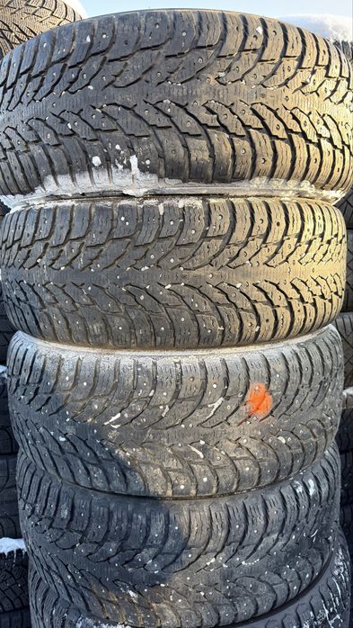 255/60/18 Nokian Hakkapeliitta  9
