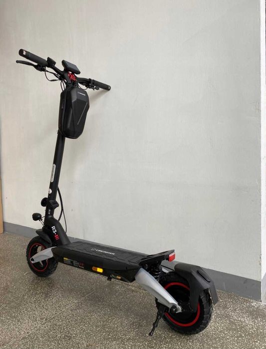 Продам новий самокат. Circooter R3