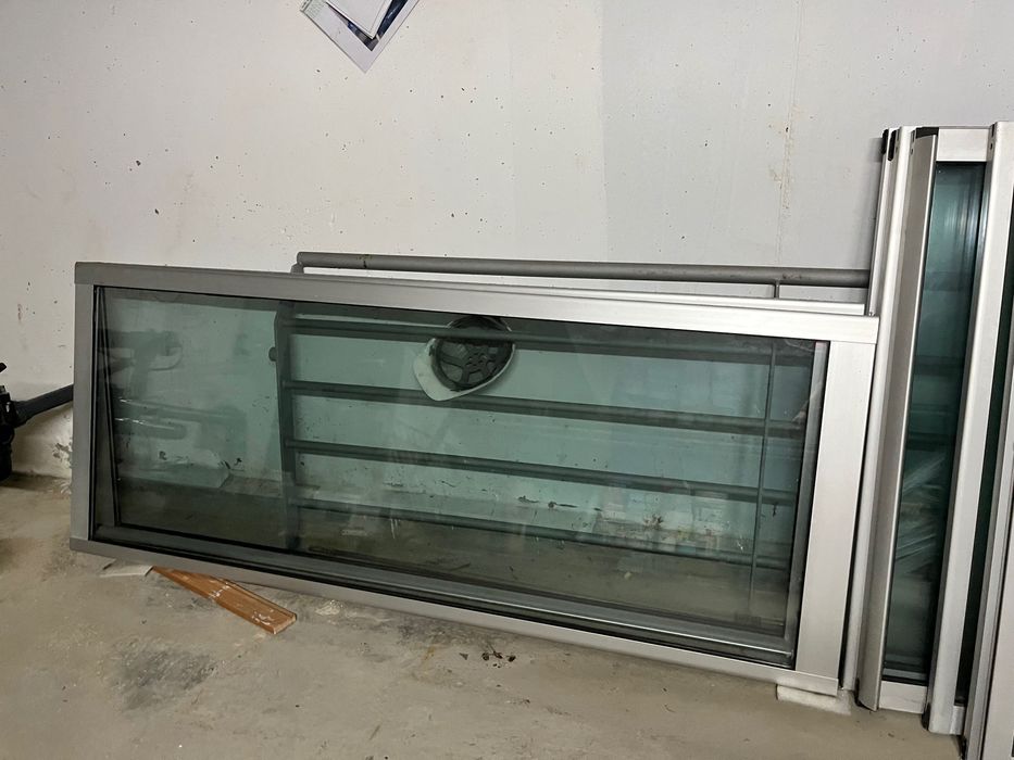 Janela / Porta dimensões. 216 x 166