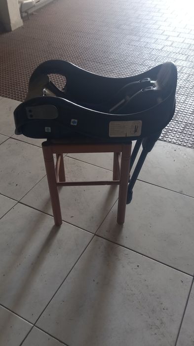 Carrinho + ovo com fixador para automóvel