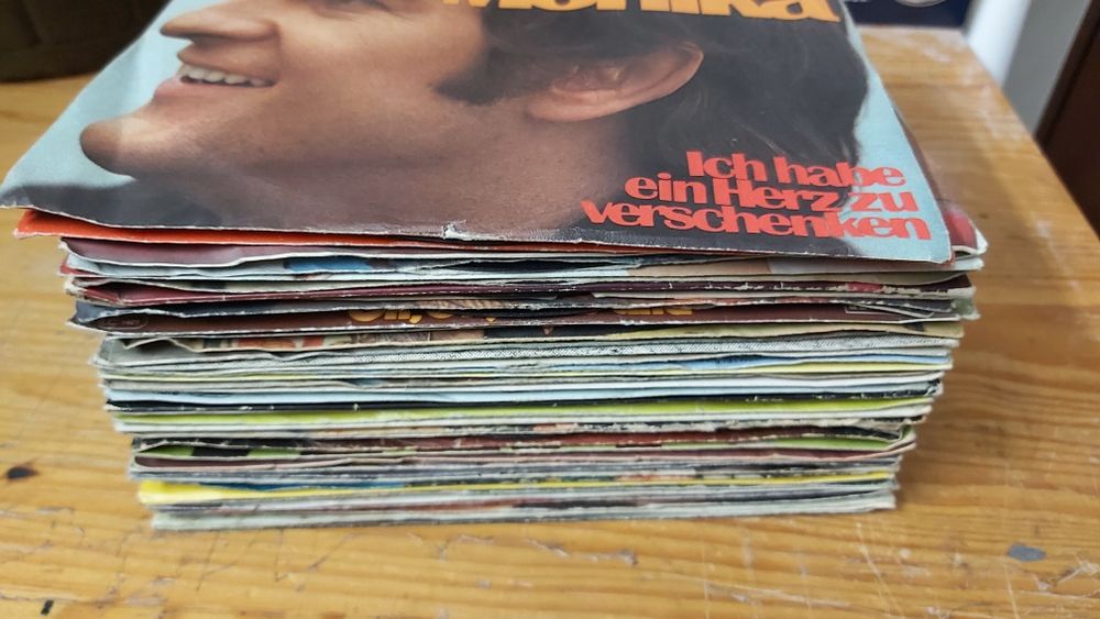 Zestaw 30 singli winylowych 7".