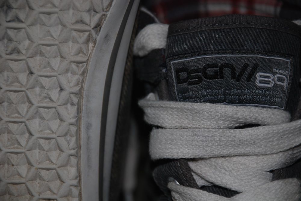 Trampki House. r. 44