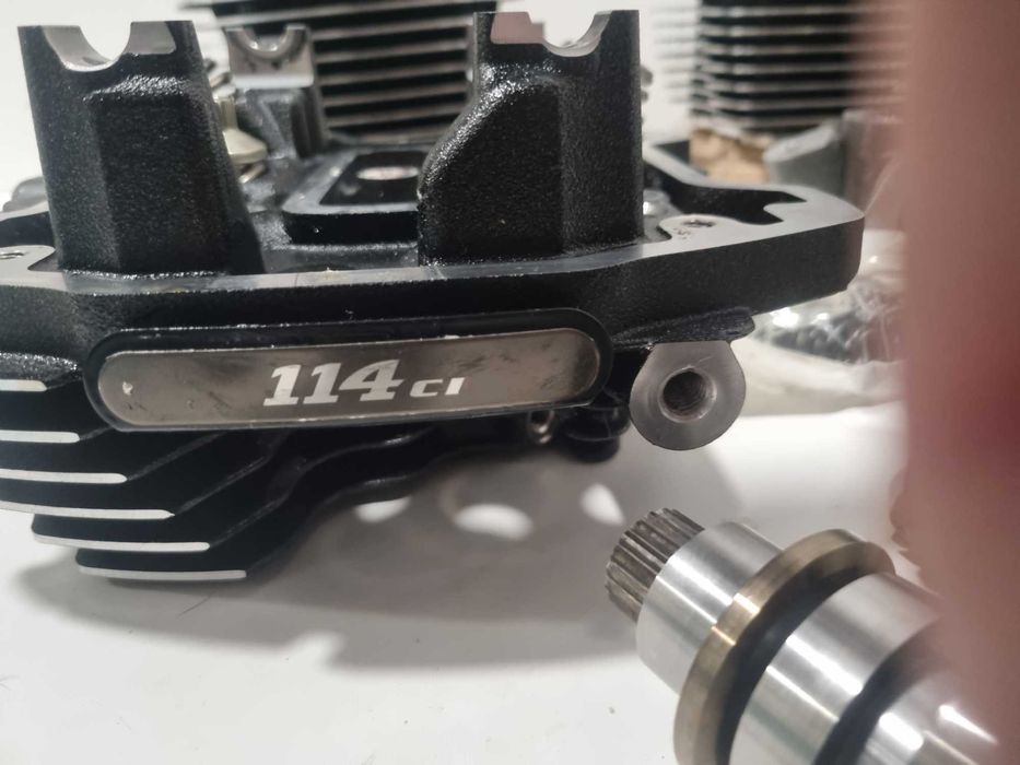 Silnik - Głowica + Cylinder Harley Davidson M8 FLHXSE CVO Touring 114