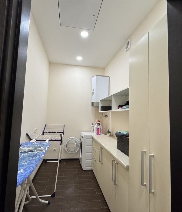 Продам 5 кімнатну квартиру. Лівий берег. Ремонт. Меблі. Техніка