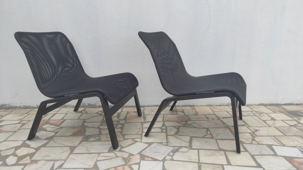 Cadeirões pretos