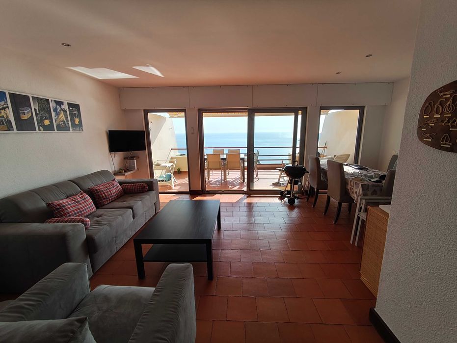 Casa T2 Duplex para férias em Sesimbra Vista-mar e Garagem LIVRE DE 22 A 29 AGOSTO