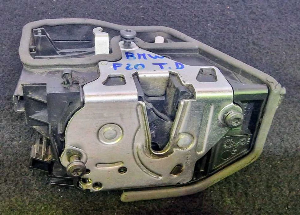 Fechadura / Fecho Porta Trás Direito BMW 1 (F20) ano 2011