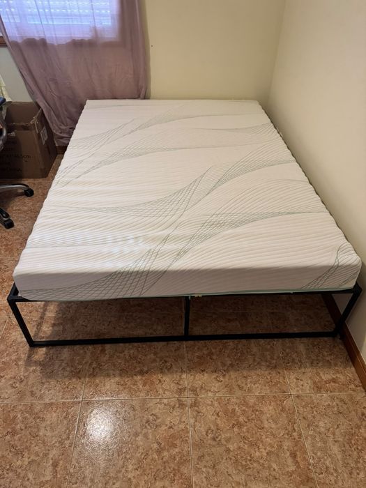 Cama com colchão