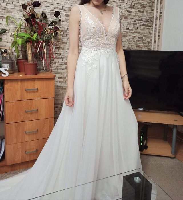 Nowa suknia ślubna Monica loretti