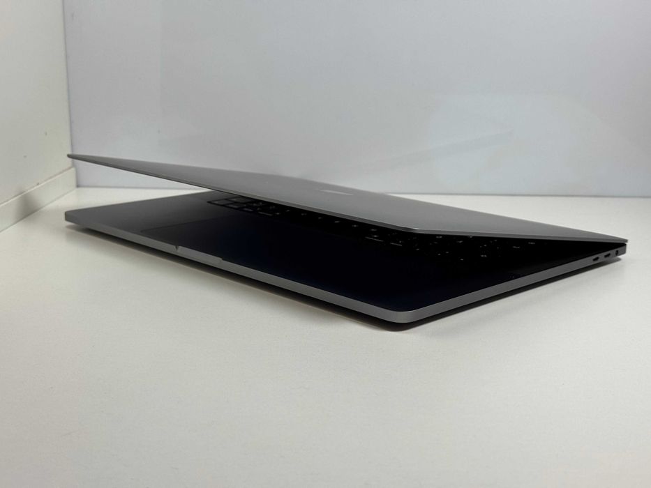MacBook Pro 16 2019 Touchbar i7 16GB RAM 512GB SSD Super Stan