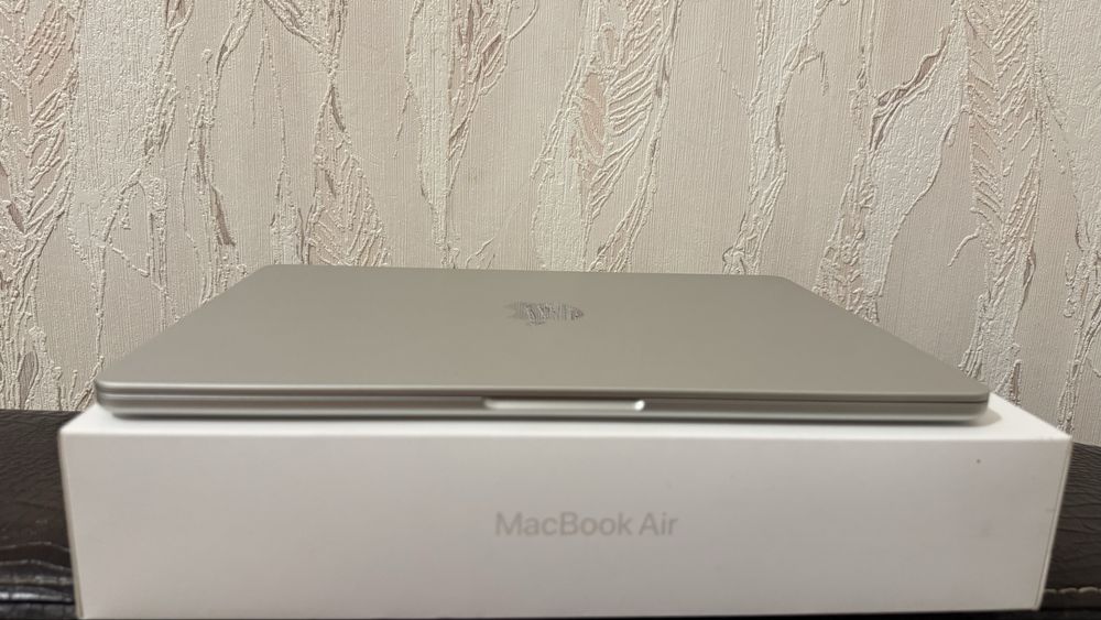 Продам macbook air m2