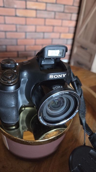 Aparat Sony Cyber Shot DSC-H200