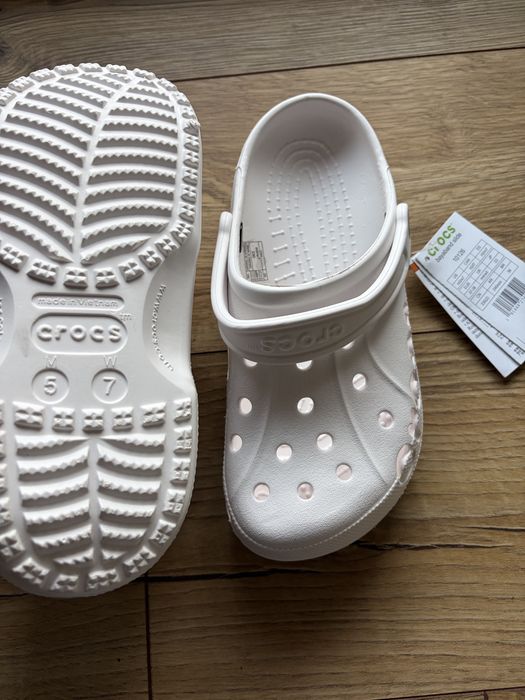 Biale klapki crocs na lato 37-38