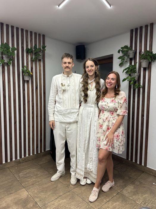 Ведуча ваших заходів (в наявності апаратура для проведення свята)