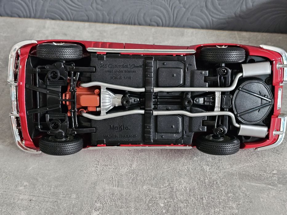 Maisto- Chevrolet - corvette COUPE 2-DOOR 1965