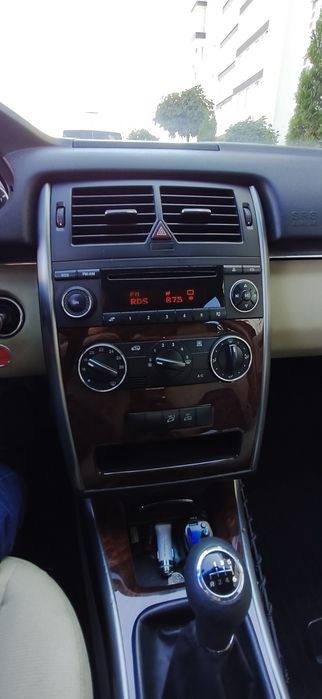 Продам автомобіль мерседес бенц b180
