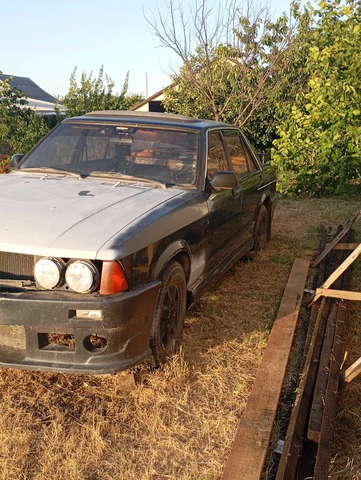 Продам форд гранада v6 карбюратор возможно не большой торг