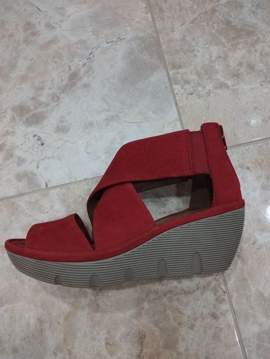 Супер удобные мягкие босоножки Clarks