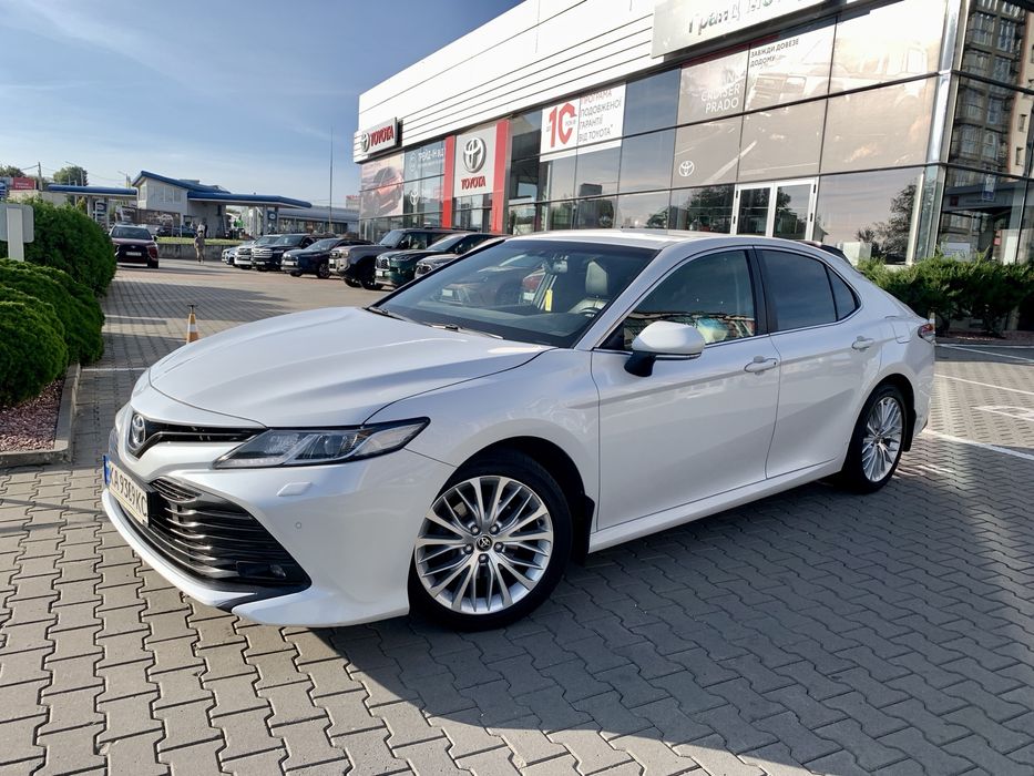 Toyota Camry Official  комплектація Elegant