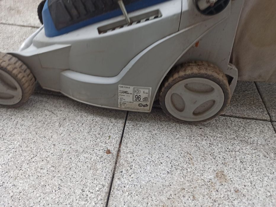 Kosiarka elektryczna Lux z koszem
