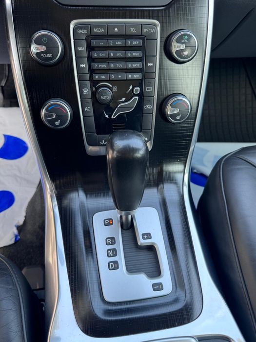Volvo V70 D3 Automat, Webasto, Hak