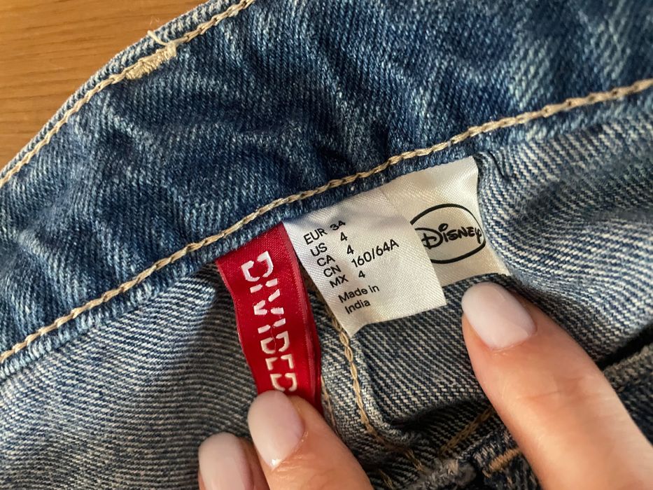 Dżinsowe krótkie spodenki Disney xs