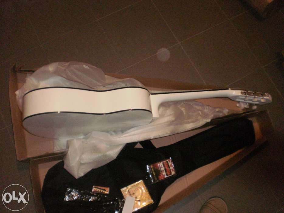 Viola acústica de madeira cor branca 4/4 ou 3/4