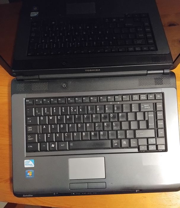Laptop Toshiba L300 sprawny, nie uszkodzony