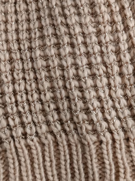 Beżowo-brązowa czapka damska beanie ze złotą nitką OVS