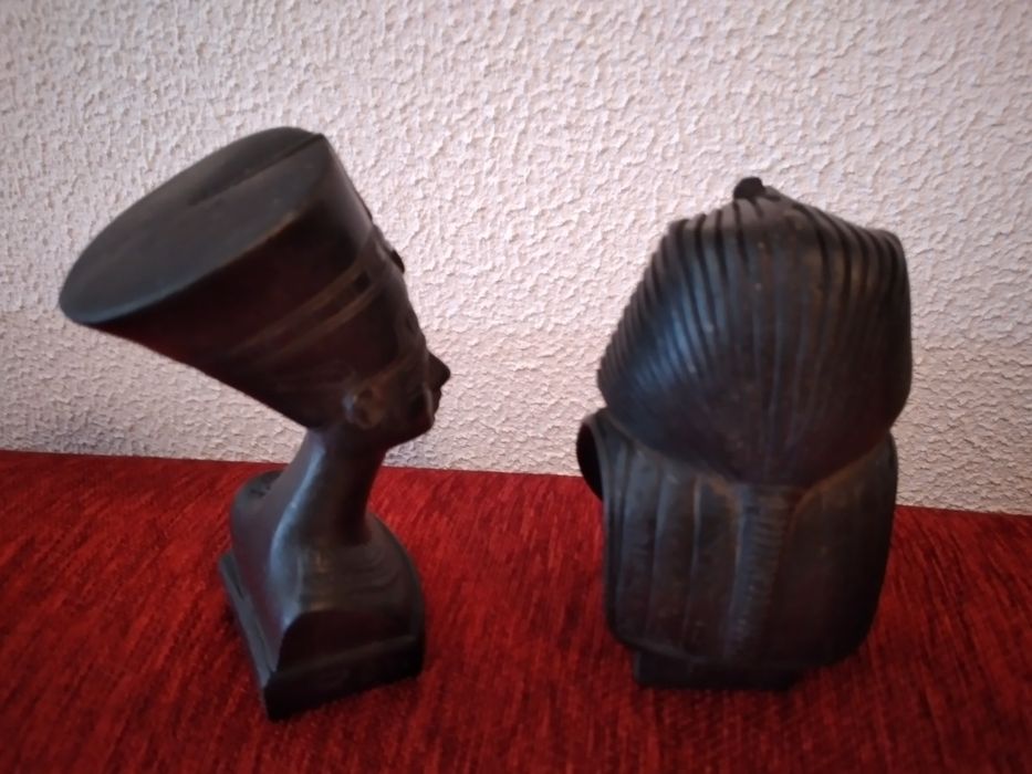 Conjunto de estatuetas egípcias