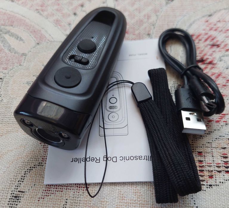 Ultrasonic PU-60 Відлякувач собак отпугиватель собак с фонариком LED-2