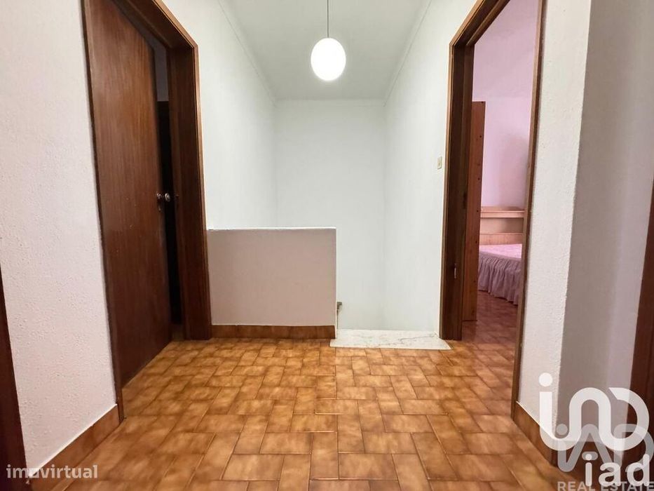 Prédio em Assumar de 86 m2
