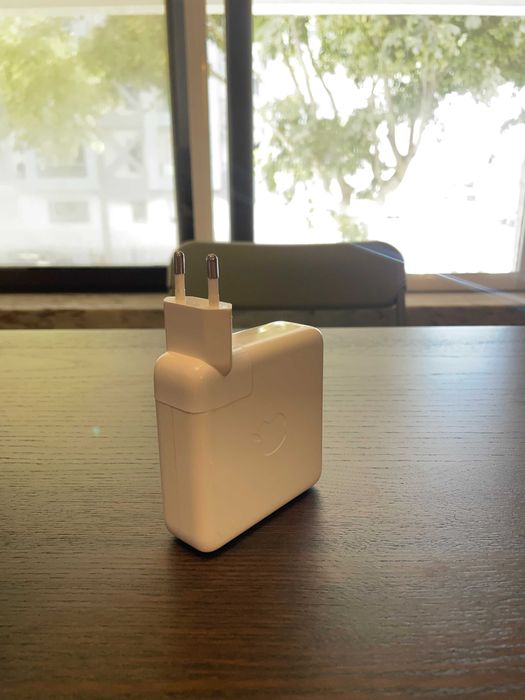 Apple 87 W Charger (Carregador)