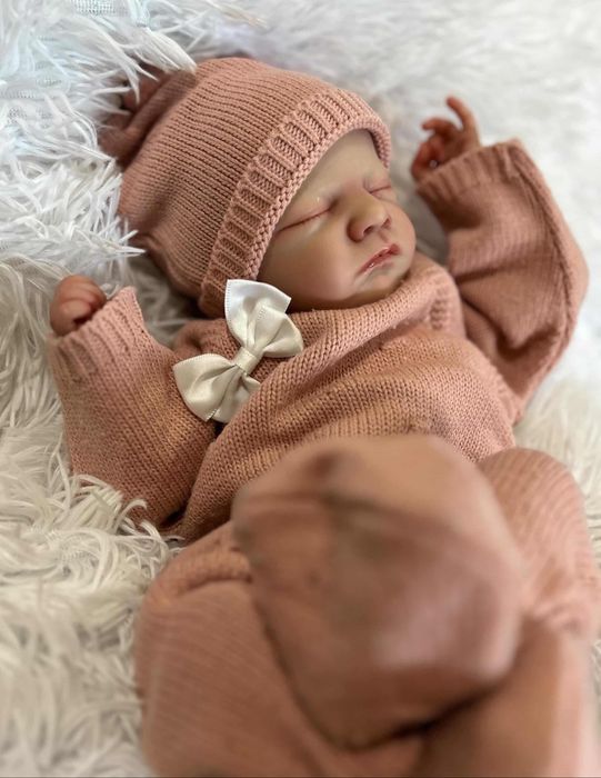 Bebé reborn disponível