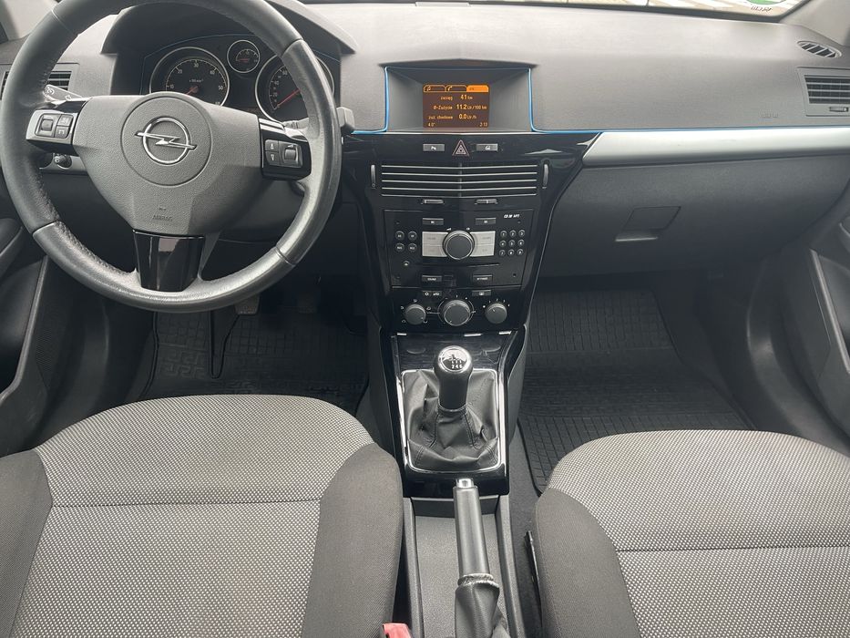 Opel Astra 2010 дизель