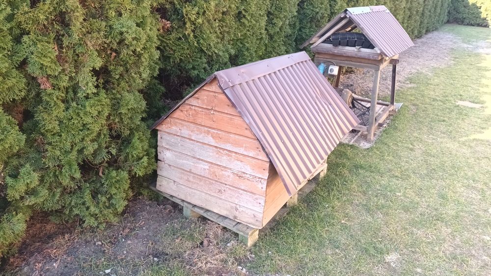 Buda używana dla pieska