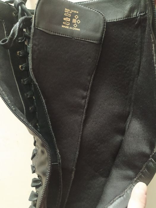 Чорні чоботи жіночі