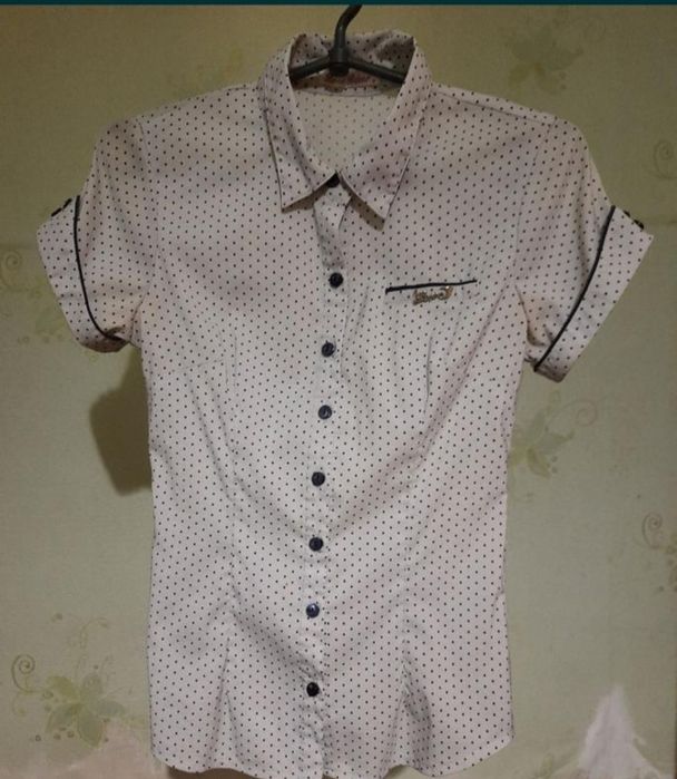 Сорочка шкільна в горошок, з короткий рукавом для дівчат