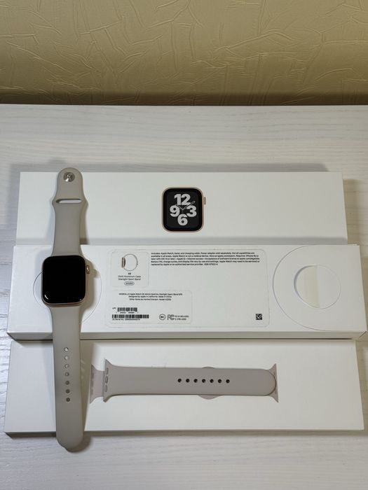 Apple Watch SE GPS 44mm Gold  (A2352) (MKQ53) оригінал+ ремінці