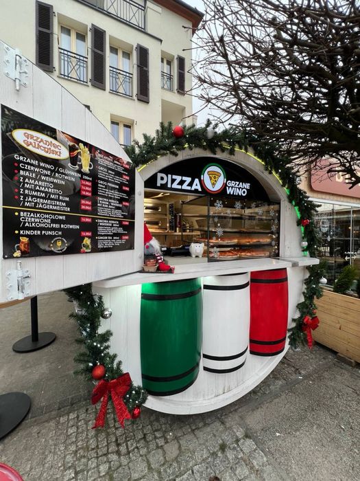 Przyczepa gastronomiczna/pawilon handlowy w postaci Beczki Drewnianej
