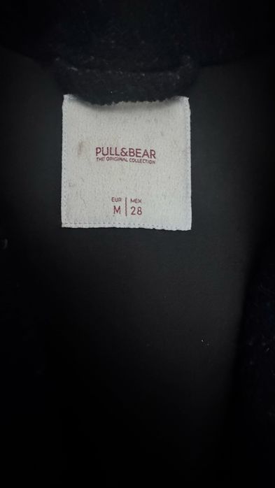 Casaco preto pull&bear