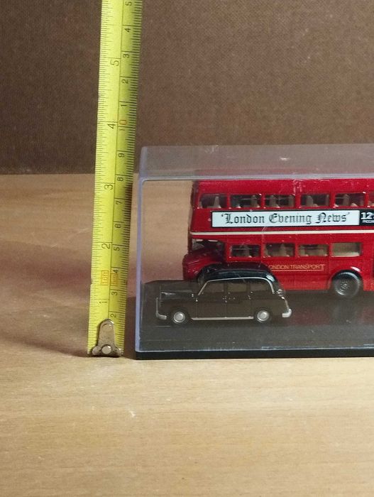 Taxi e Autocarro Britânico Oxford Diecast
